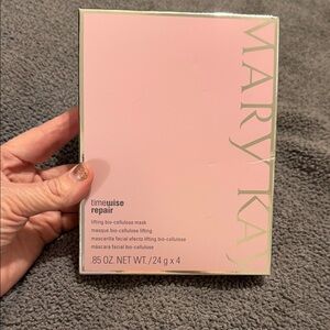 Mary Kay Timewise Repair Mask in Soft Pink with Gold Trim